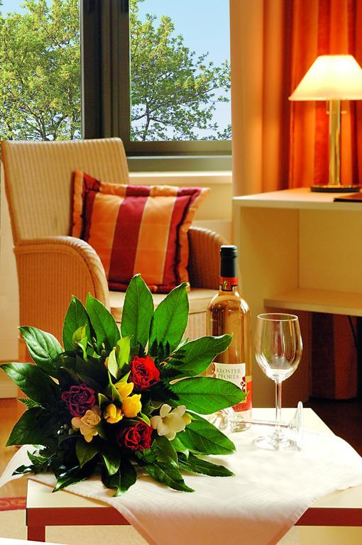 Parkhotel Gueldene Berge Weissenfels Room photo