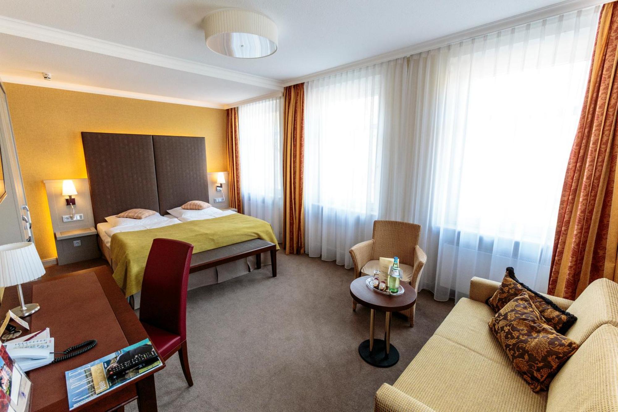 Parkhotel Gueldene Berge Weissenfels Exterior photo