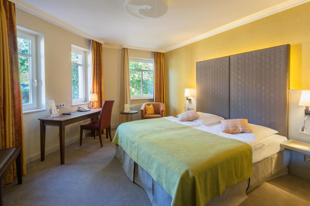 Parkhotel Gueldene Berge Weissenfels Exterior photo